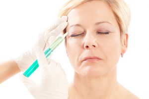 A liquid facelift is a nonsurgical procedure where cosmetic fillers are used to contour and lift facial features, primarily in the middle and lower areas of the face.